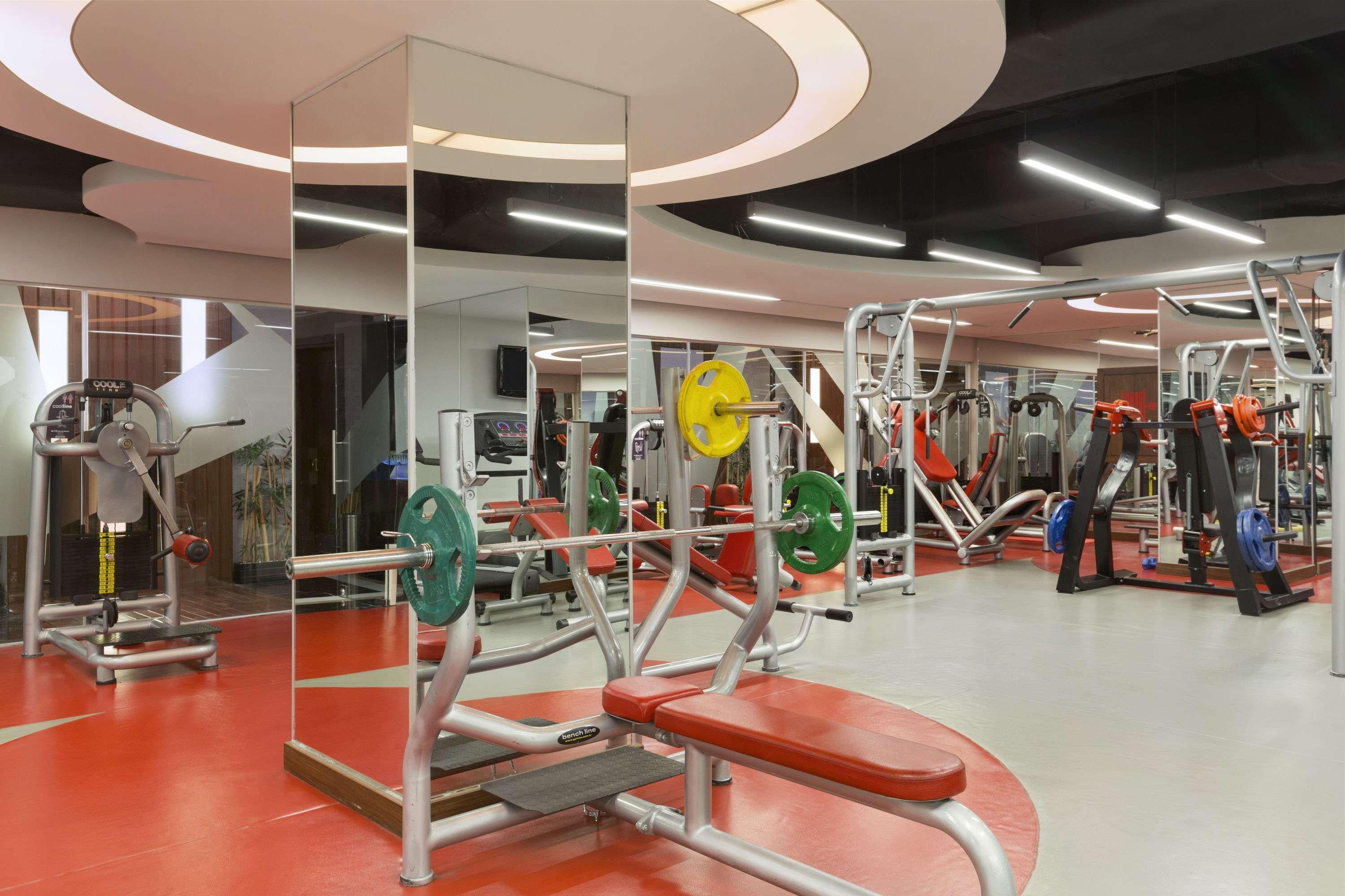 Готель Ramada Plaza By Wyndham Izmit Коджаелі Екстер'єр фото The gym at the University of Roehampton