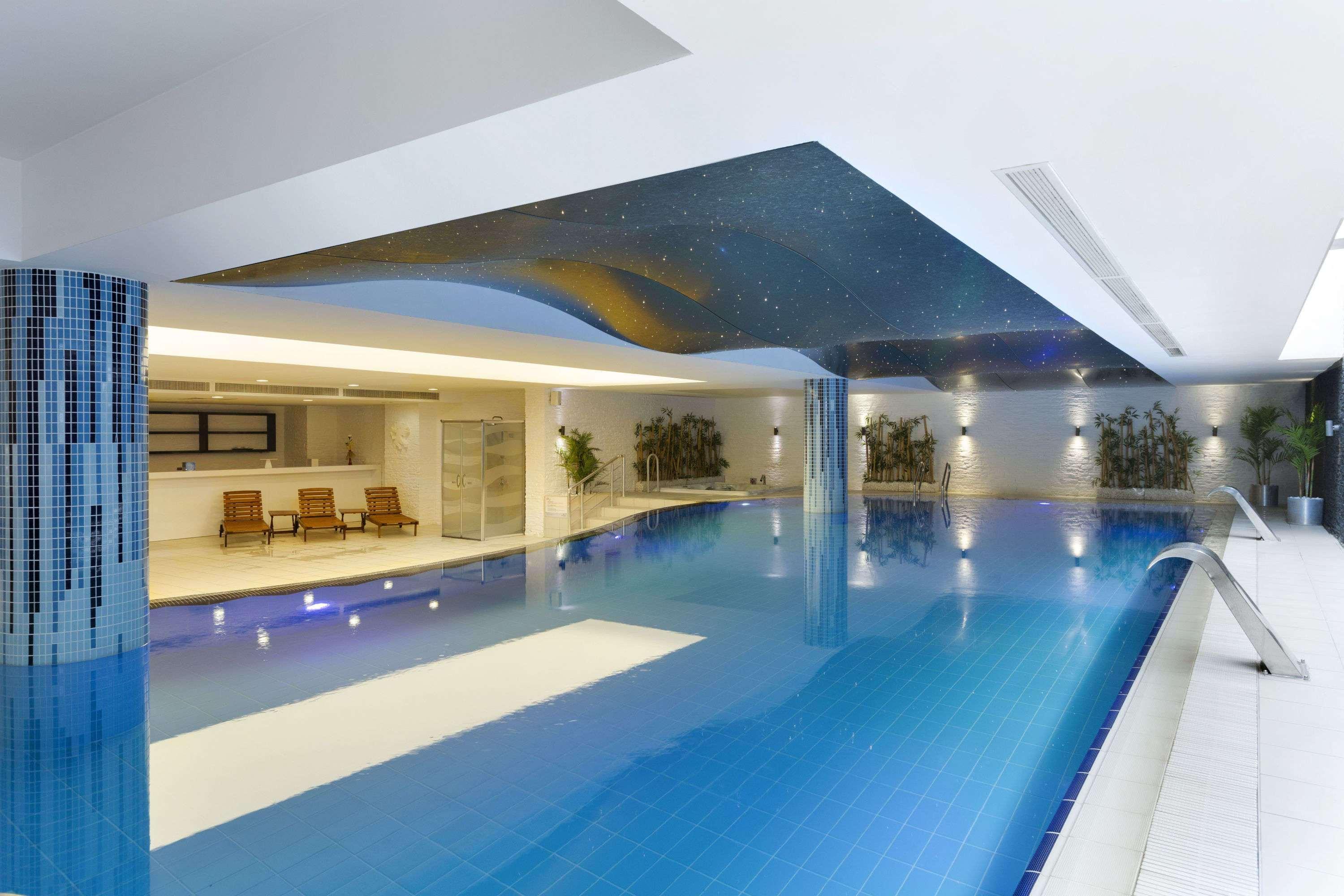 Готель Ramada Plaza By Wyndham Izmit Коджаелі Екстер'єр фото The swimming pool at the hotel