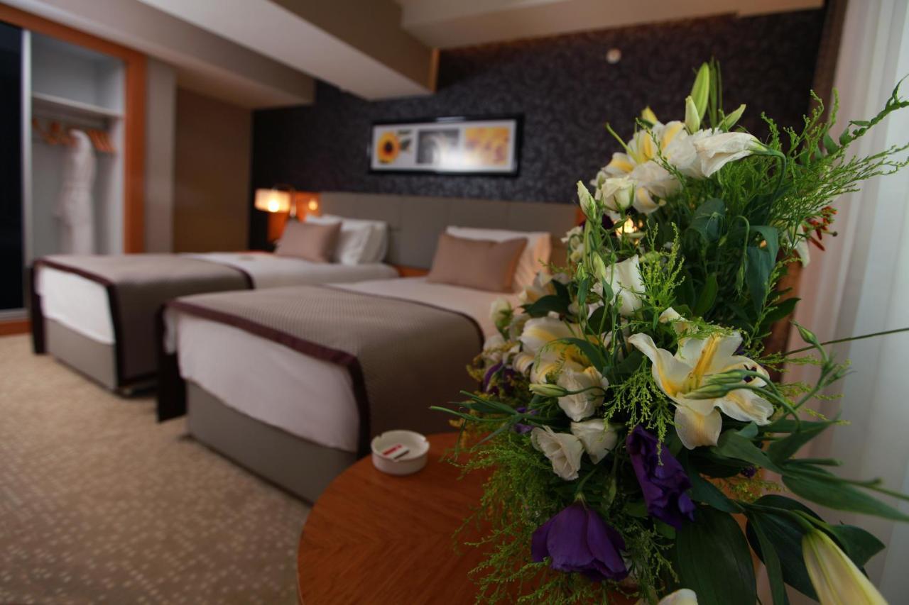 Готель Ramada Plaza By Wyndham Izmit Коджаелі Номер фото A room at the hotel